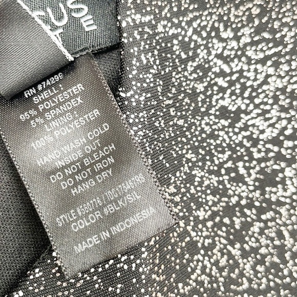 En Focus Petite black/silver cascading glitter buckle dress - Picture 4 of 5